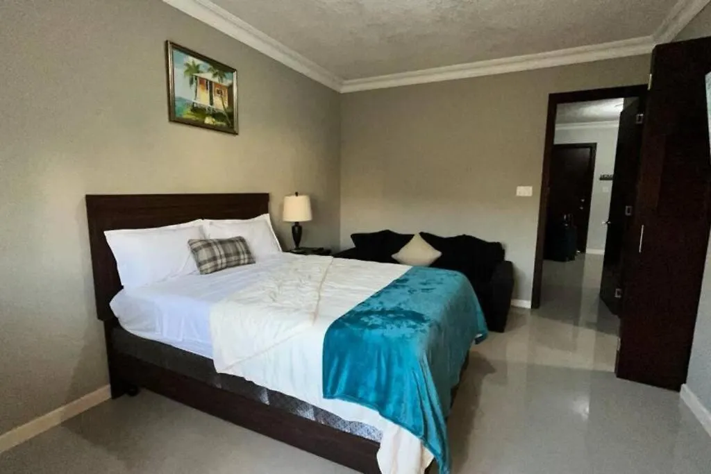 Διαμέρισμα 2Br Condo W/Pool; Across Ac Hotel Κίνγκστον Τζαμάικα
